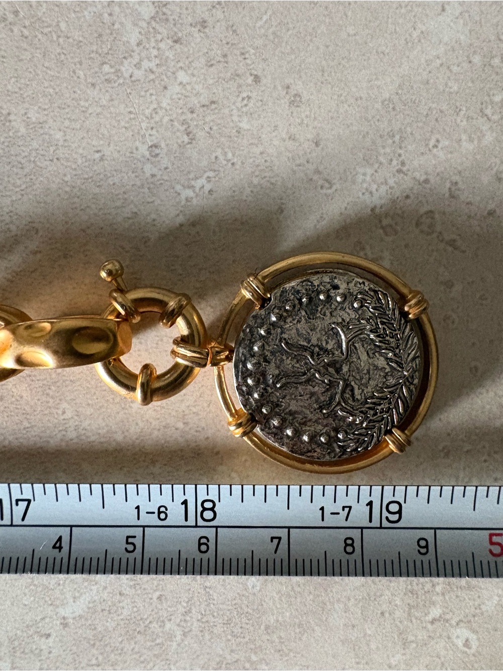 House of Harlow 1960 Gold Link Necklace with Round Pendant - Picture 5 of 6